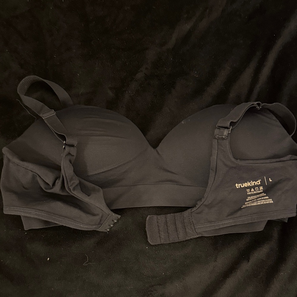 Sleek Black Bra - Picture 2 of 4